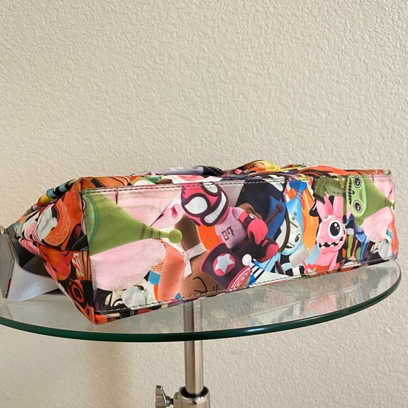 Kidrobot Handbag With Detachable Shoulder Strap. - Picture 4 of 13